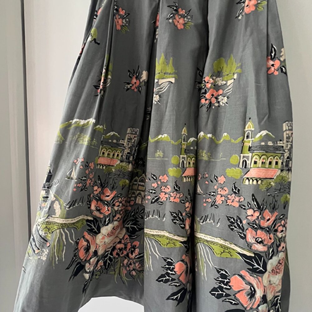 Vintage cotton skirt - Rare find - gray with florals & a vienna town scene